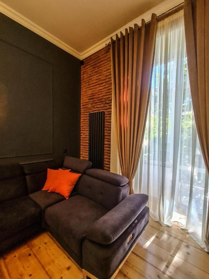 דירה Floor Apartment+balcony In Sololaki / 25