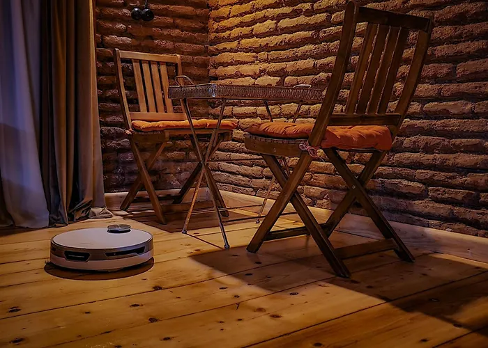 Top Floor Apartment+Balcony In Sololaki / Room 25