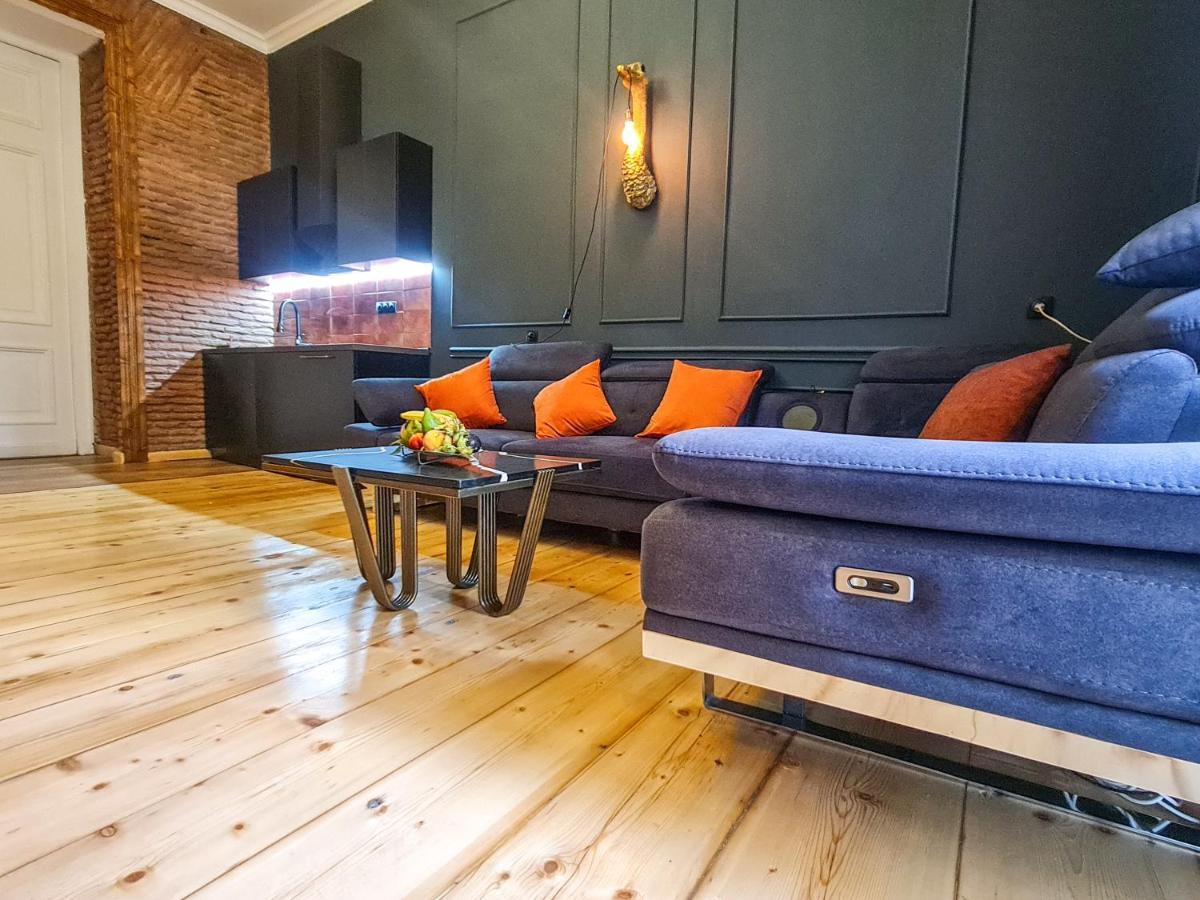 公寓 Floor Apartment+balcony In Sololaki / 25 第比利斯